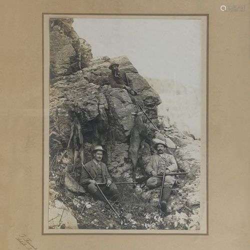 Johann Feuerstein (1871-1946) Chasseurs, photographie, 22x17...