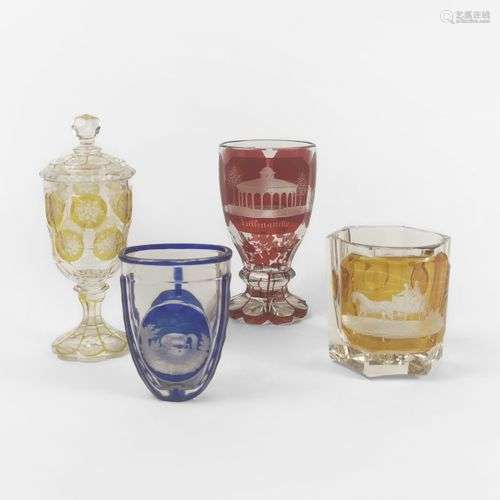 Ensemble de quatre vases et verres, Bohême Cristal taillé et...