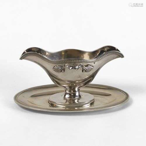 Saucière à motif de palmettes et feuilles d'eau Henri Souffl...