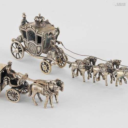 Carrosse tiré par six chevaux et diligence Argent L 13 et 8 ...