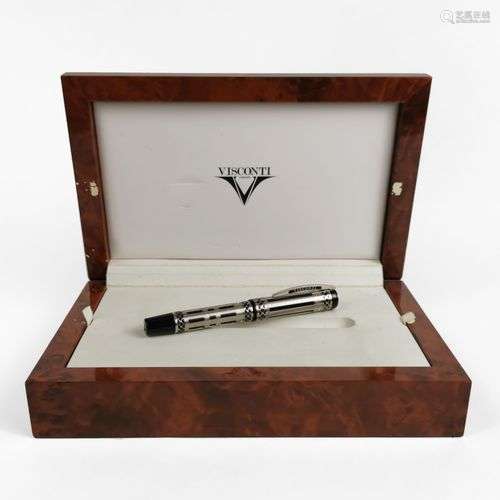 Visconti, Romanica, stylo-plume Résine noire et habillage en...