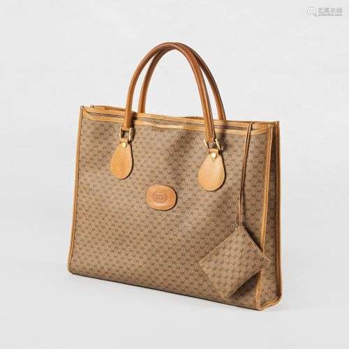 Gucci, sac cabas Toile beige monogrammée, cuir naturel, garn...