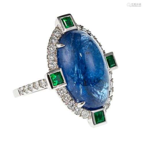 Bague sertie d'une tanzanite taille cabochon ovale (12,7 ct)...