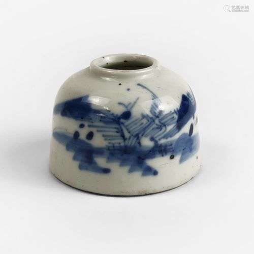 Petit rince-pinceaux, Chine, XIXe s Porcelaine émaillée bleu...