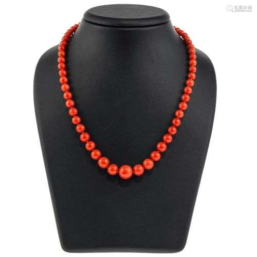 Collier de perles de corail en chute (D entre 5 et 11,5 mm) ...