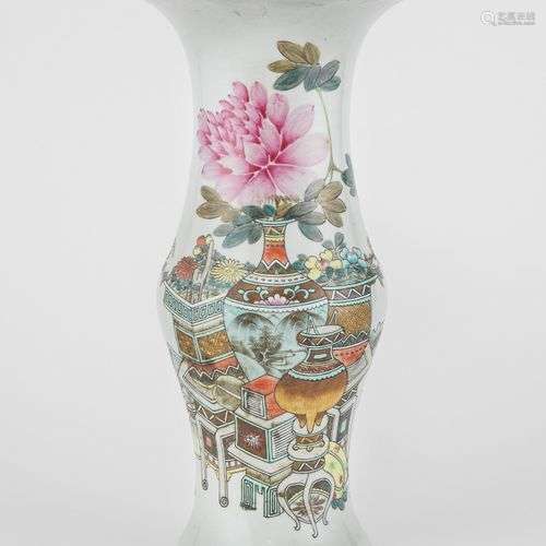 Vase à col évasé, Chine, époque République (1912-1949) Porce...