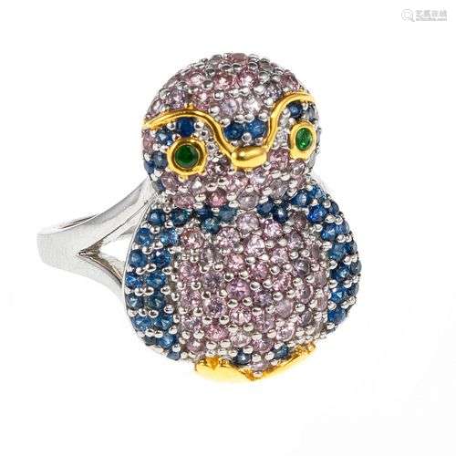 *Bague à motif de pingouin pavé de saphirs et de saphirs ros...