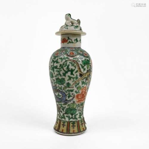 Vase couvert famille verte, Chine, XIXe s Porcelaine émaillé...