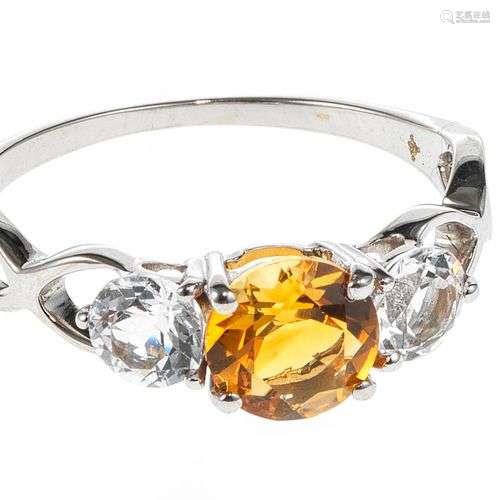 *Bague sertie d'une citrine taille brillant (env. 0,6 ct) ép...