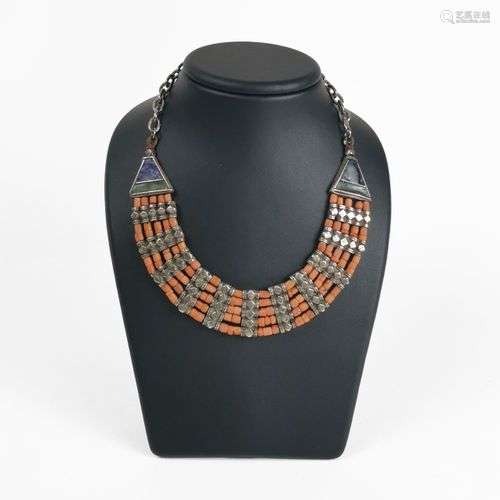 Collier, Inde Métal et corail, L 28 cm