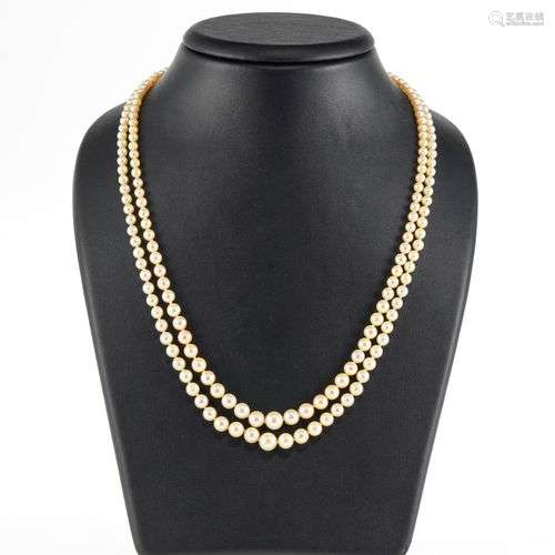 Collier deux rangs de perles en chute (D entre env. 3 et 7 m...