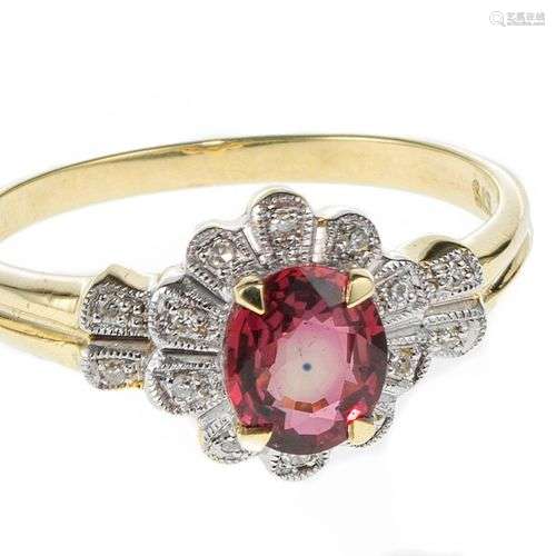 *Bague sertie d'un saphir rose orangé taille ovale (env. 0,6...