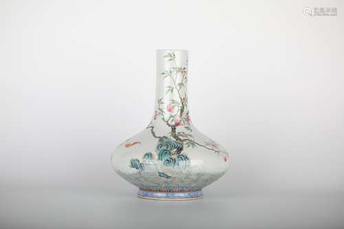 Yongzheng Fencai pattern bottle