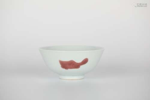 17TH Blue and white glaze bowl with red fish pattern