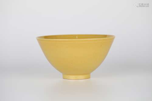 XUANDE,blue and white yellow glaze bowl