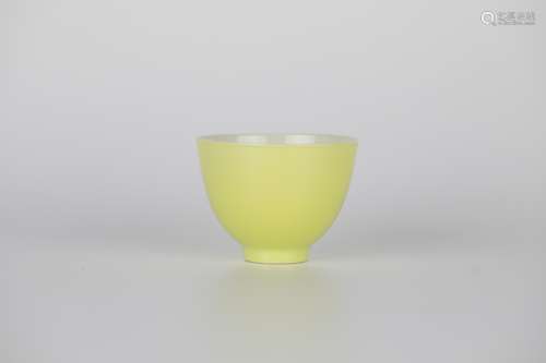 17TH Lemon yellow glaze cup