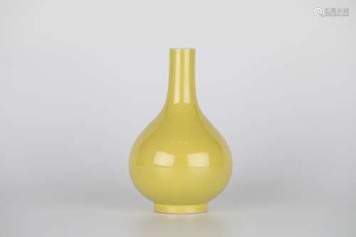 17th,Yellow glaze bottle