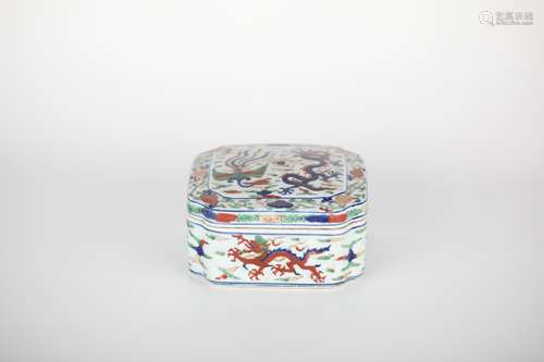 Jiajing,Colorful dragon and phoenix pattern box