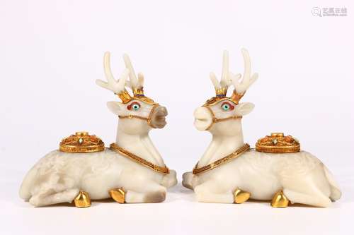 DEER ORNAMENTS WITH WHITE JADE INALY