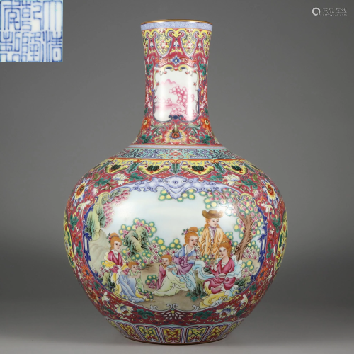 A Famille Rose Figural Globular Vase Qing Dynasty