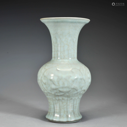 A Guan-ware Yen-yen Vase Song Dynasty