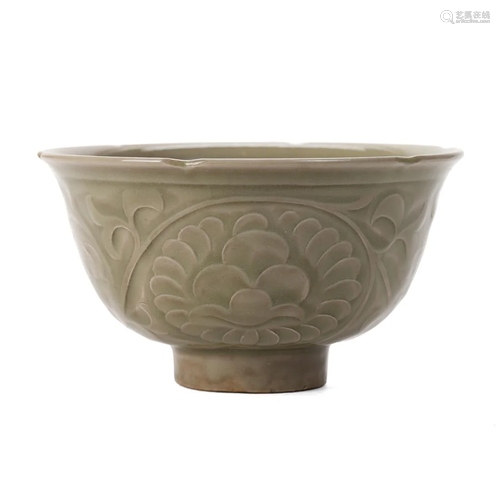 A YAOZHOU CARVED FLORAL BOWL