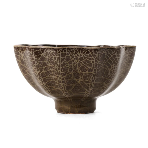 A LONGQUAN 'LOTUS' BOWL