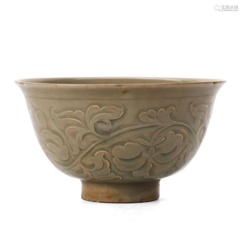 A YAOZHOU CARVED FLORAL BOWL