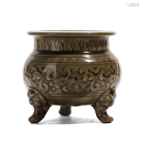 A YAOZHOU CARVED FLORAL INCENSE BURNER