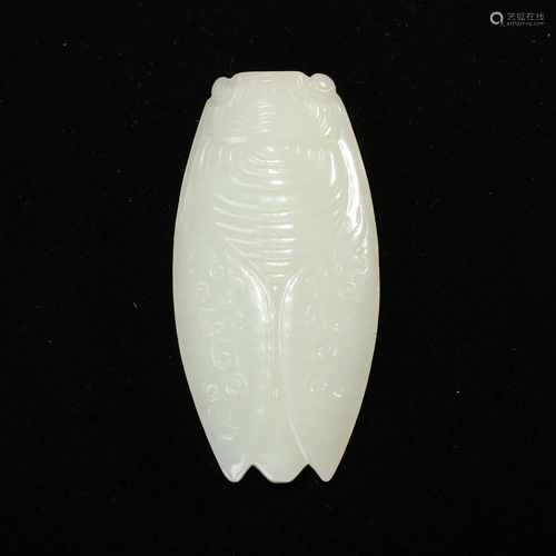 A WHITE JADE CICADA