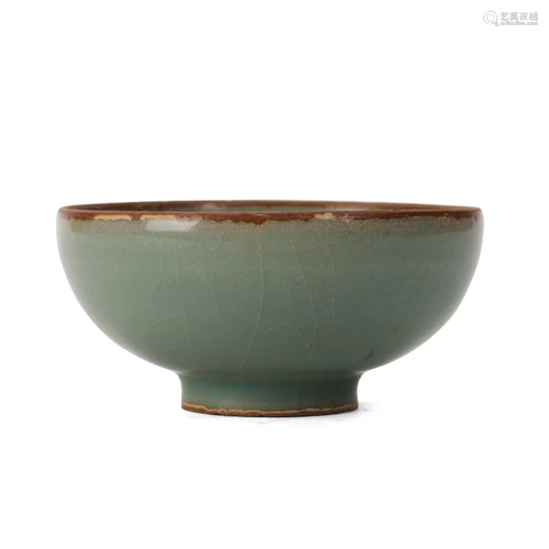 A LONGQUAN CELADON BOWL