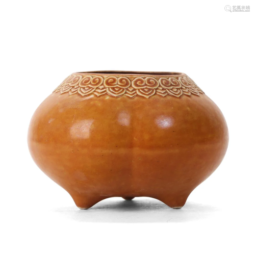 A YELLOW-GLAZED TRIPOD INCENSE BURNER