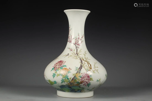 FAMILLE ROSE FLORAL PORCELAIN VASE