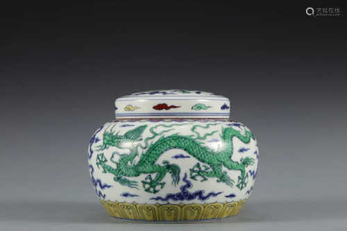 DOUCAI DRAGON PORCELAIN JAR WITH LID