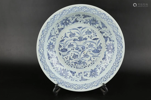 BLUE AND WHITE FLORAL PORCELAIN PLATE