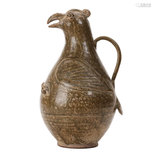 A CELADON-GLAZED 'YUE' EWER