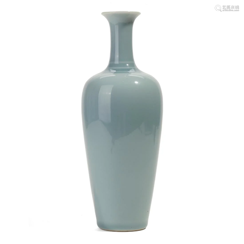 A CELADON-GLAZED LIUYE VASE