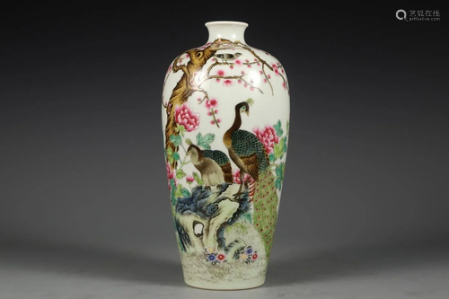 FAMILLE ROSE 'PEACOCKS AND FLOWER' MEIPING VASE