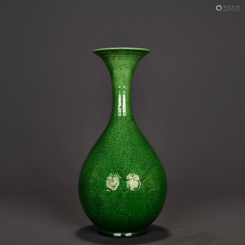 GREEN GLAZED FLORAL-ENGRAVED YUHUCHUN VASE