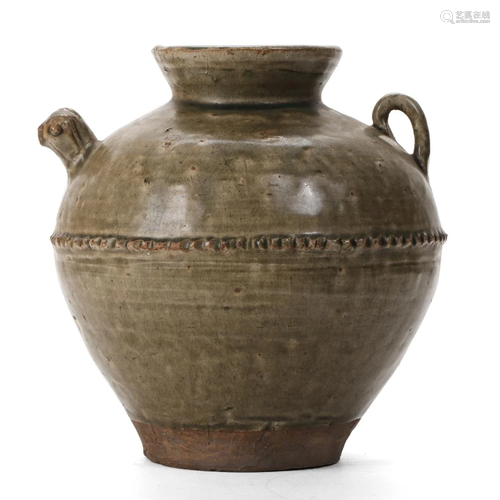 A CELADON-GLAZED 'YUE' EWER