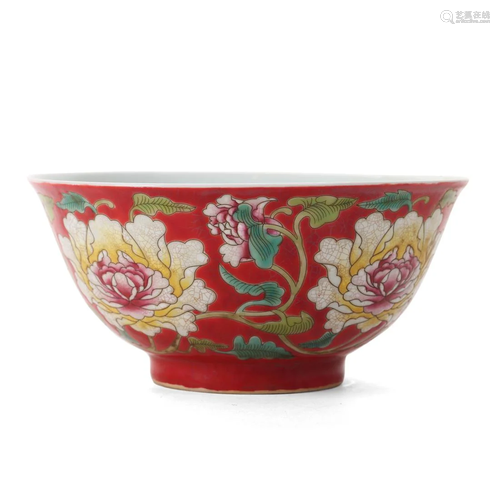 A RED-GROUND FALANGCAI FLORAL BOWL