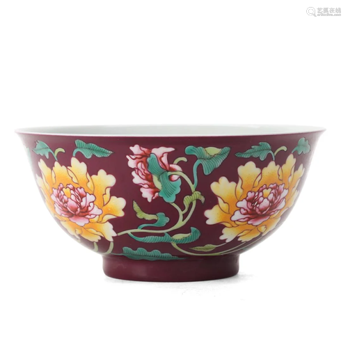 A RED-GROUND FALANGCAI FLORAL BOWL