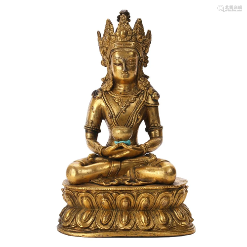 A GILT-BRONZE FIGURE OF AMITAYUS