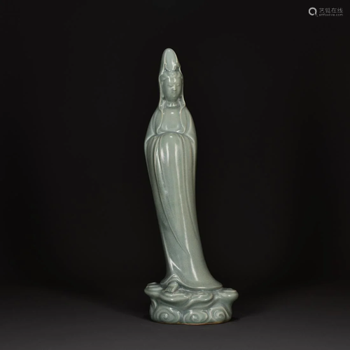 RU KILN CELADON PORCELAIN FIGURINE OF GUANYIN