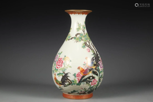 FAMILLE ROSE 'FLOWER AND ROOSTER' YUHUCHUN VASE