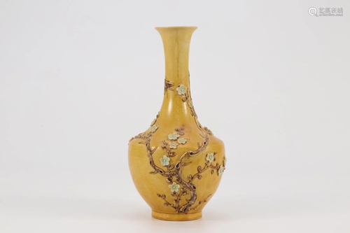 SANCAI GLAZED 'PLUM BLOSSOM' VASE