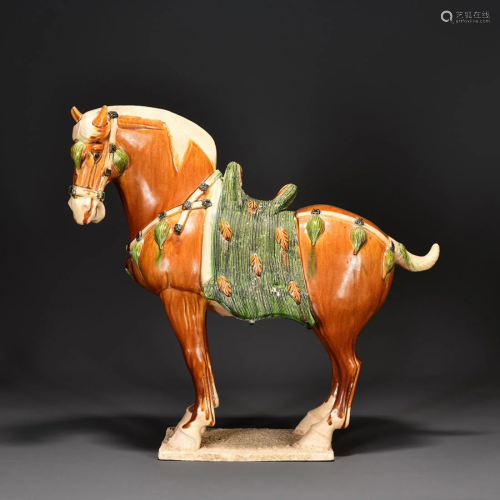 CHINESE SANCAI GLAZED PORCELAIN HORSE