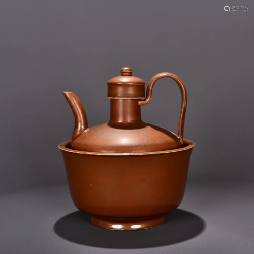 PERSIMMON RED PORCELAIN WINE POT