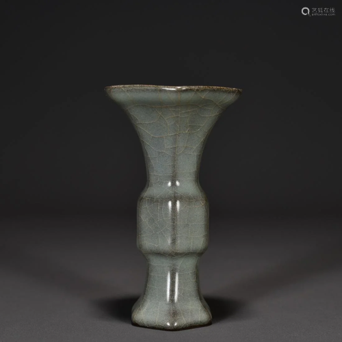 GUAN KILN CRACKED HEXAGONAL GU VASE