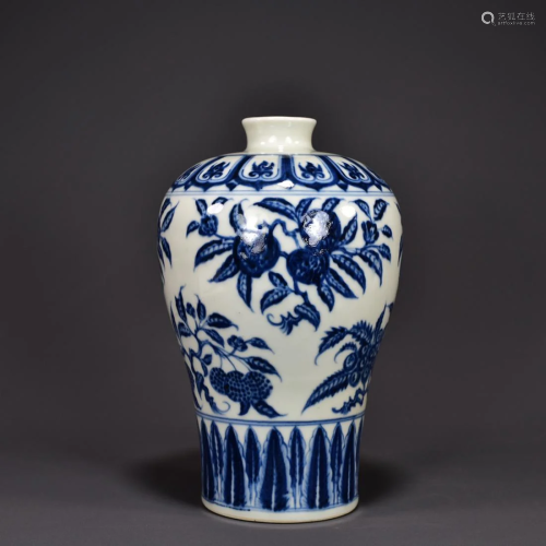 BLUE AND WHITE 'FRUIT AND FLOWER' MEIPING VASE